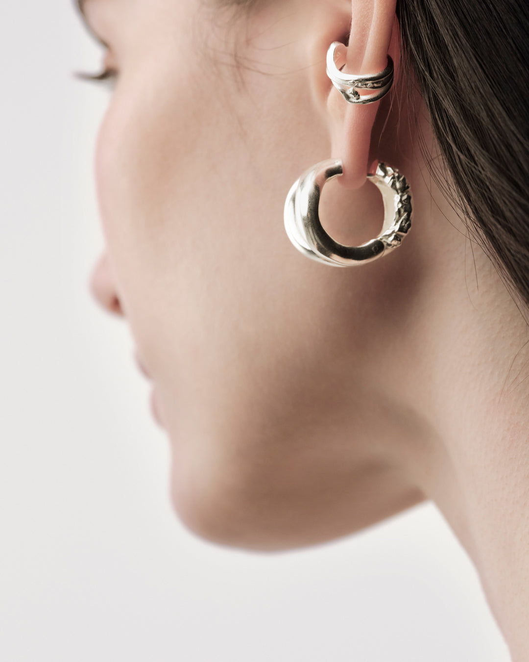 Männyt- Ear cuff hopea