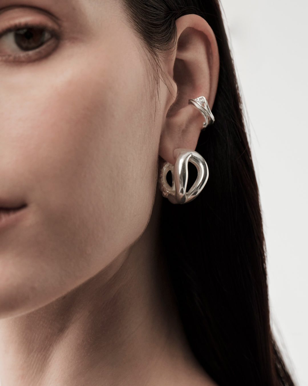 Männyt-ear cuff hopea