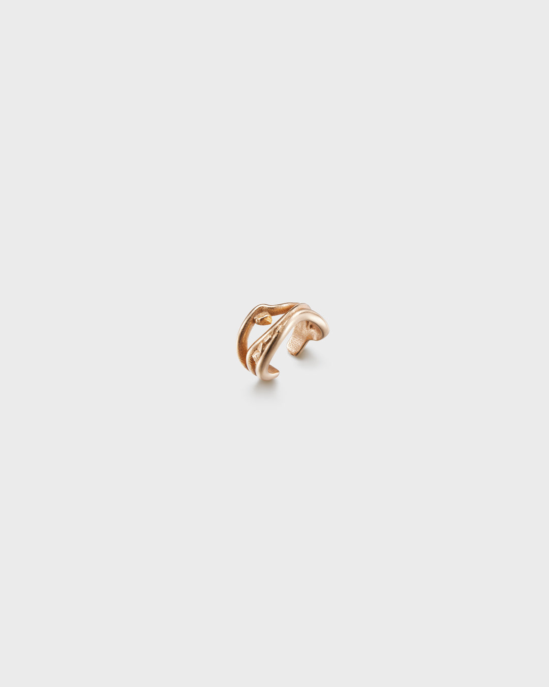 Männyt ear cuff bronze